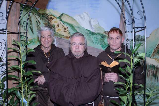 Im Kloster ist der Teufel los 500
